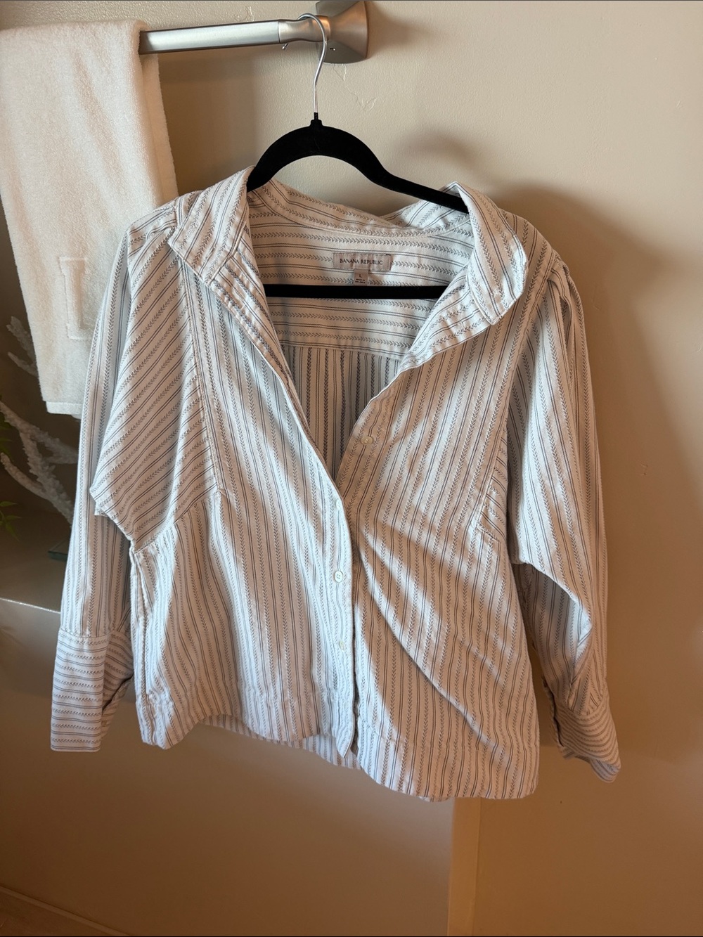 Banana Republic White and Gray Striped Button-Down Shirt